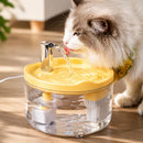 Fonte Bebedouro AquaFlow sendo usada pelo pet